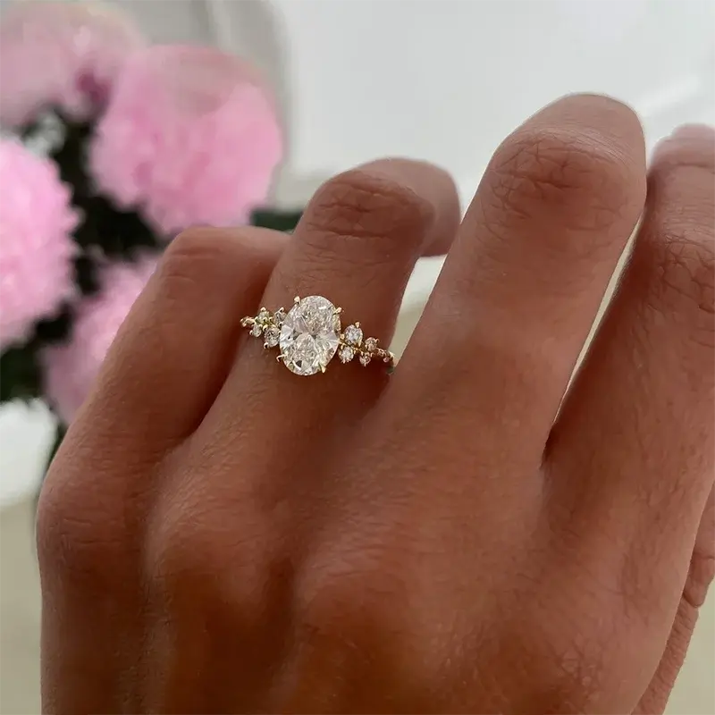Pierścionek Stella Celeste – Owalny Blask Moissanite 18K Stella Mer
