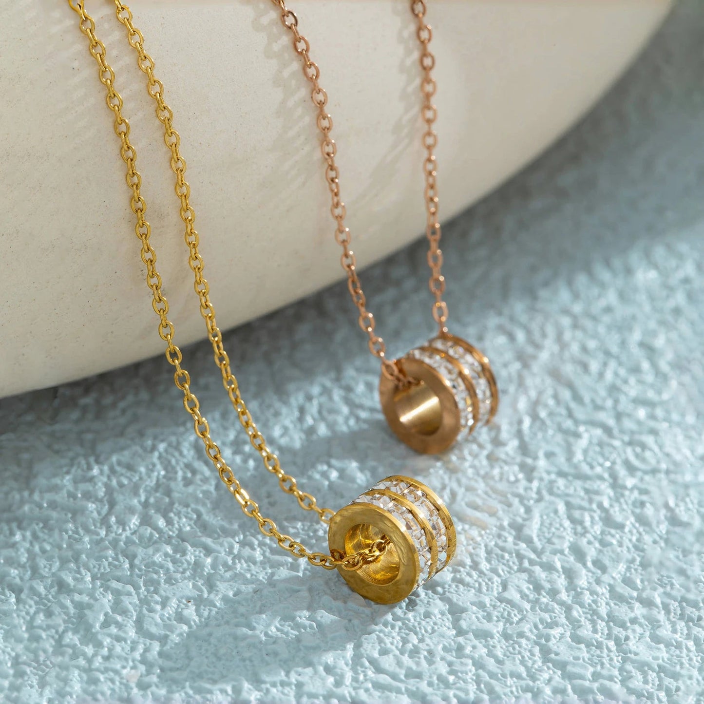 Naszyjnik "GOLDEN ORBIT PENDANT" Stella Mer