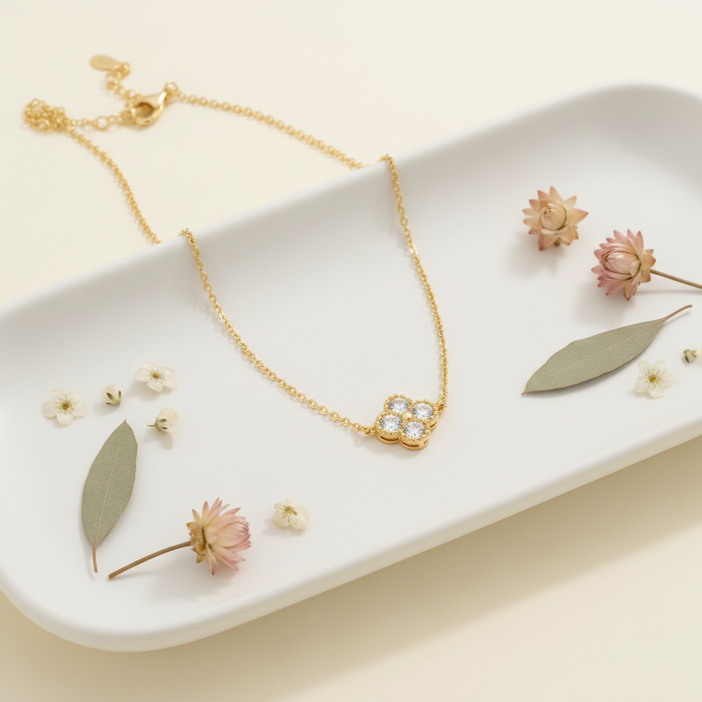 Naszyjnik flat lay